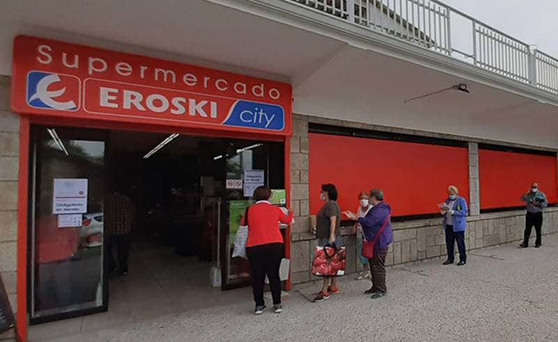 entrada del supermercado eroski