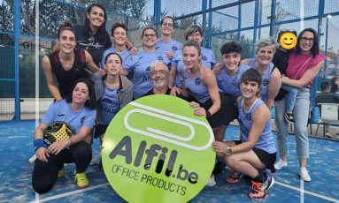 El equipo de pádel femenino de la franquicia Alfil.be, campeón de la Región de Murcia