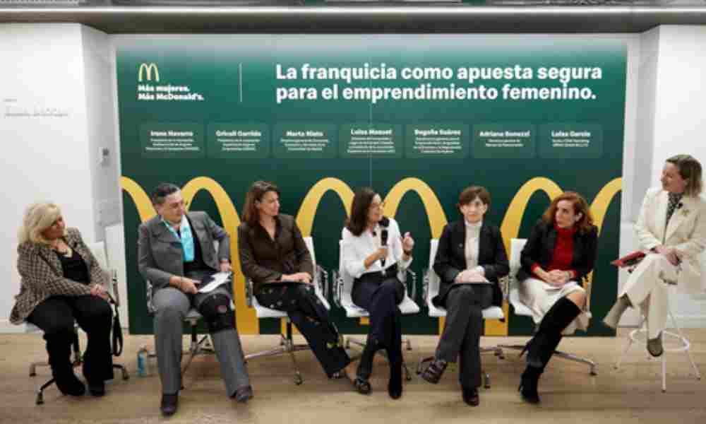 reunion de mujeres para la nueva plataforma de McDonalds de franquicias hacia mujeres emprendedoras
